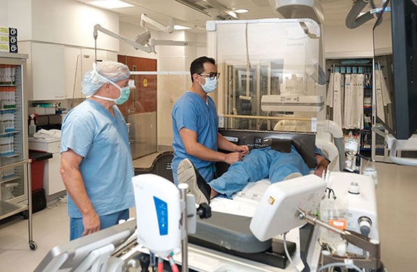 一种革命性的装置正在保护护理人员在导管手术过程中免受辐射暴露