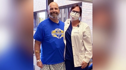 当布莱恩在他孙子的橄榄球比赛中心脏病发作时，克利夫兰诊所的护士迪安娜·摩根为他实施了心肺复苏。