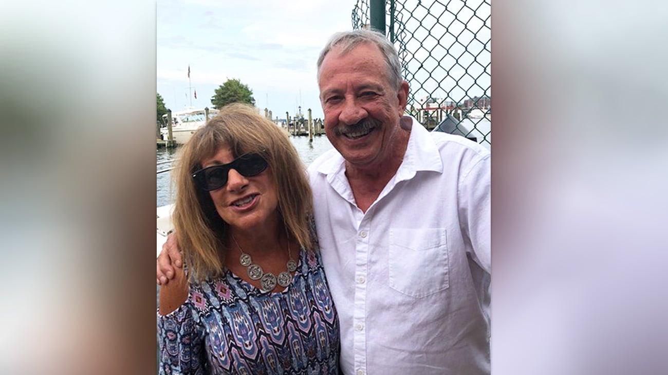 2020年，简·斯克鲁格斯和他的妻子贝基在马里兰州。